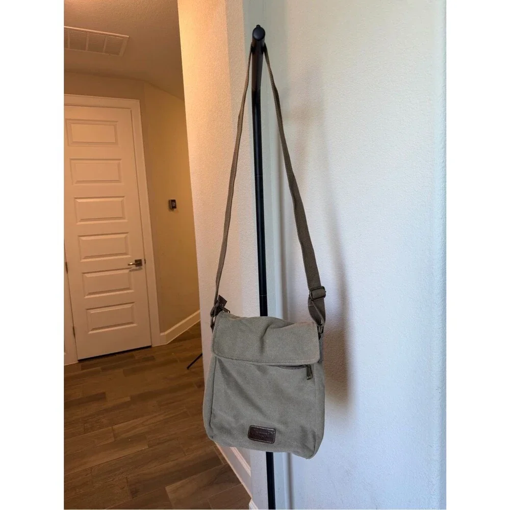 Casual Men's Messenger Bag in Olive Green Canvas